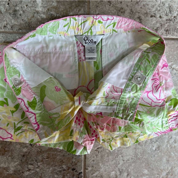 Lilly Pulitzer White Label Girls Pastel Pink/Green Floral Chino Shorts, size 14 - Picture 7 of 8